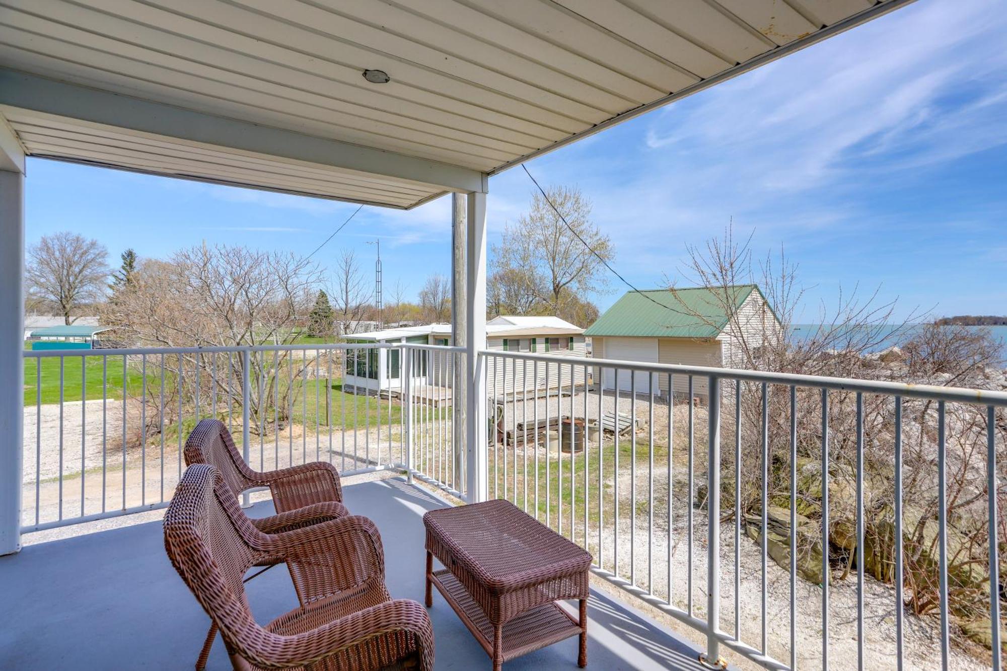 Ferienwohnung Waterfront Bass Island Retreat With Balcony And Tv Put-in-Bay Exterior foto